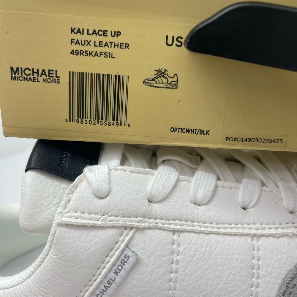 MICHAEL KORS Kai Mixed-Media Sneaker
Kai White
Cream and Gray Casual Sneakers - Picture 16 of 16
